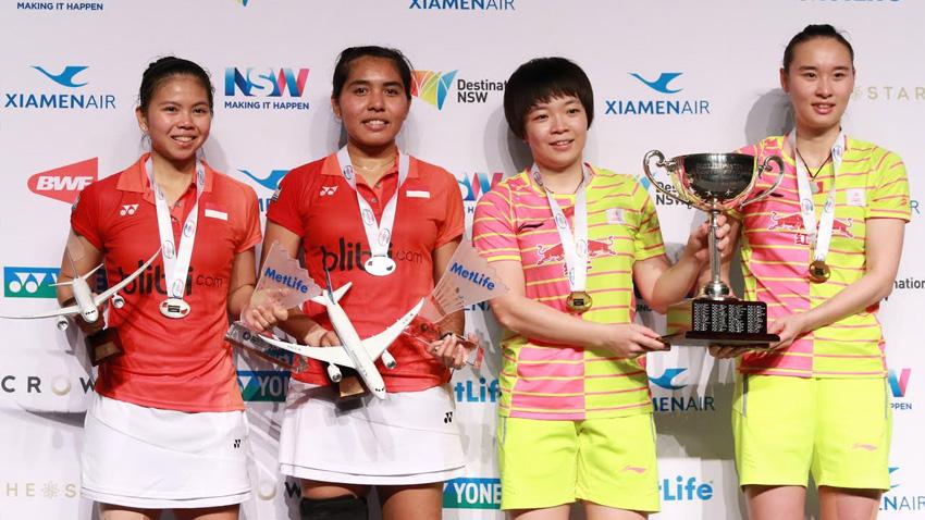 Greysia%20Polii%2FNitya%20Krishinda%20Maheswari%20dan%20Bao%20Yixin%2FChen%20Qingchen%20di%20podium%20Australian%20Open.